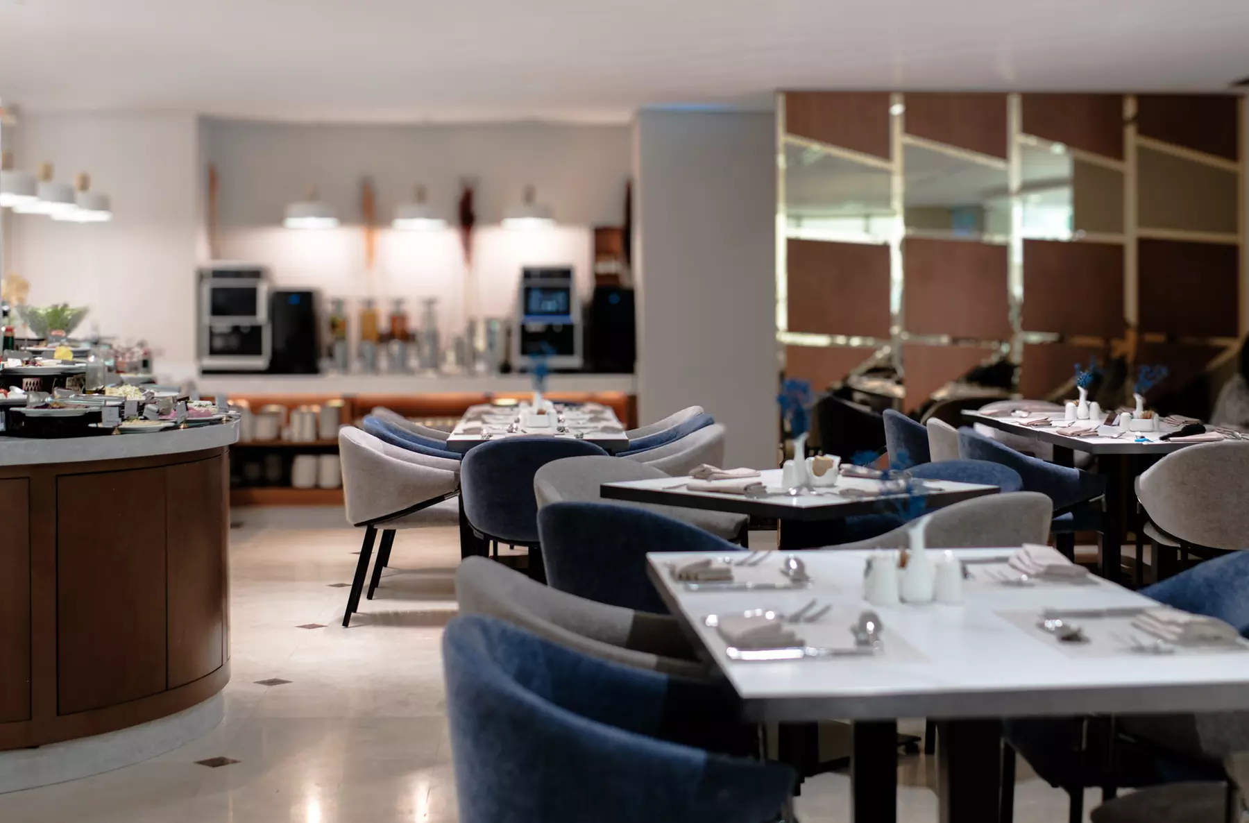 4* Iftar Buffet with Ramadan Beverages for 1 Child or Up to 6 Adults