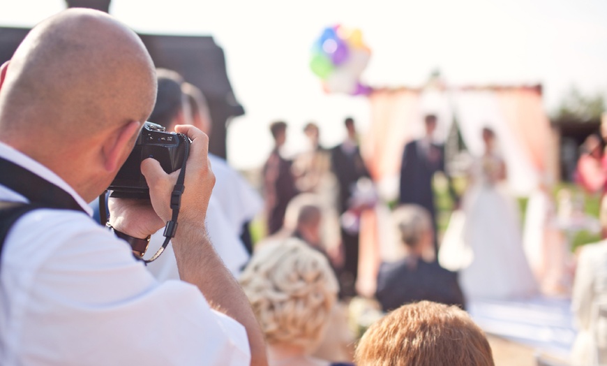 Image 3: Master Event Photography With an Online Course
