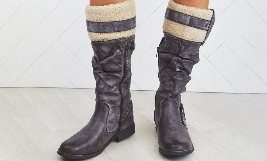 Image 4: Fleece Lined Knee Boots