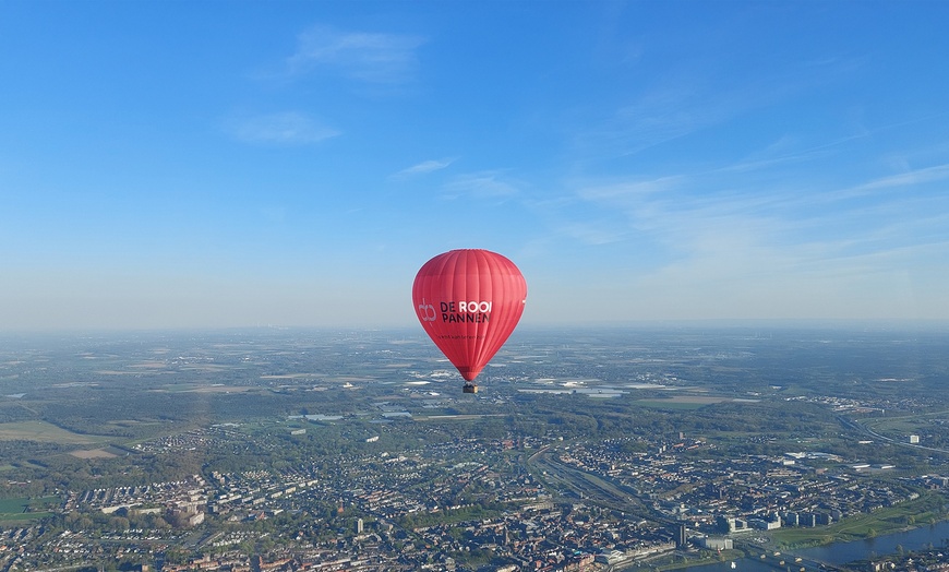 Image 7: Grote hoogte: ballonvaart vanaf Breda, Den Bosch, Eindhoven of Tilburg