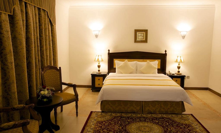 Image 6: 4* Al Ain: 1 or 2 Nights Stay with 2 or 4 Tickets to Al Ain Zoo