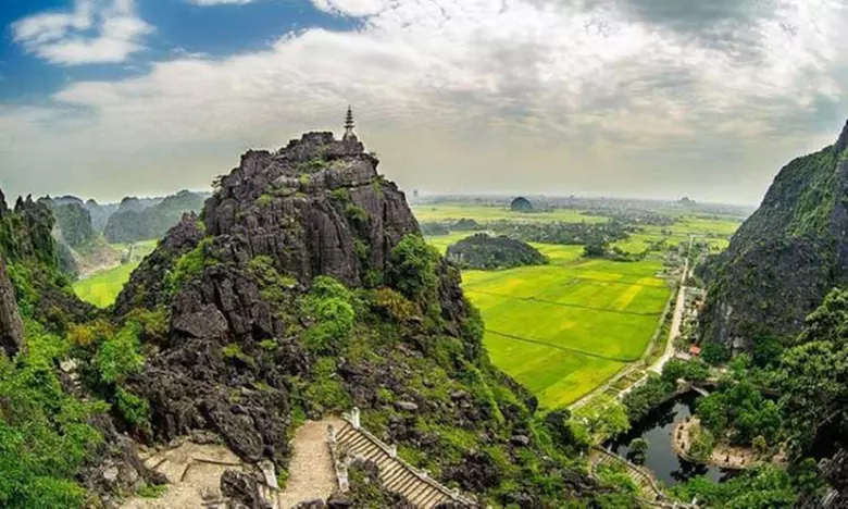 11-Day Vietnam Adventure: Stay, Cruise, Flights, Meals & Halong Tours!