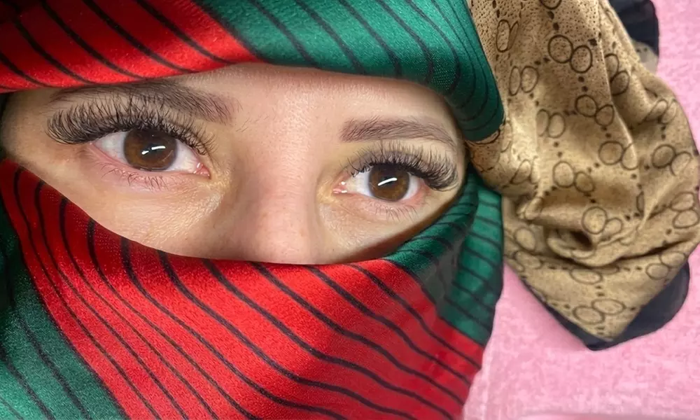 Classic Extensions or 3D or 6D Lash Extensions w/ Optional 2 Week Fill