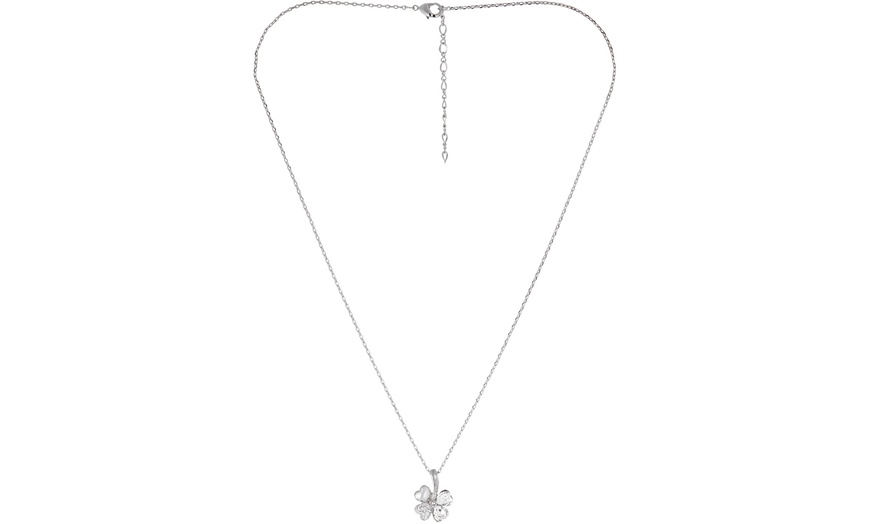 Image 78: Collier avec pendentif 