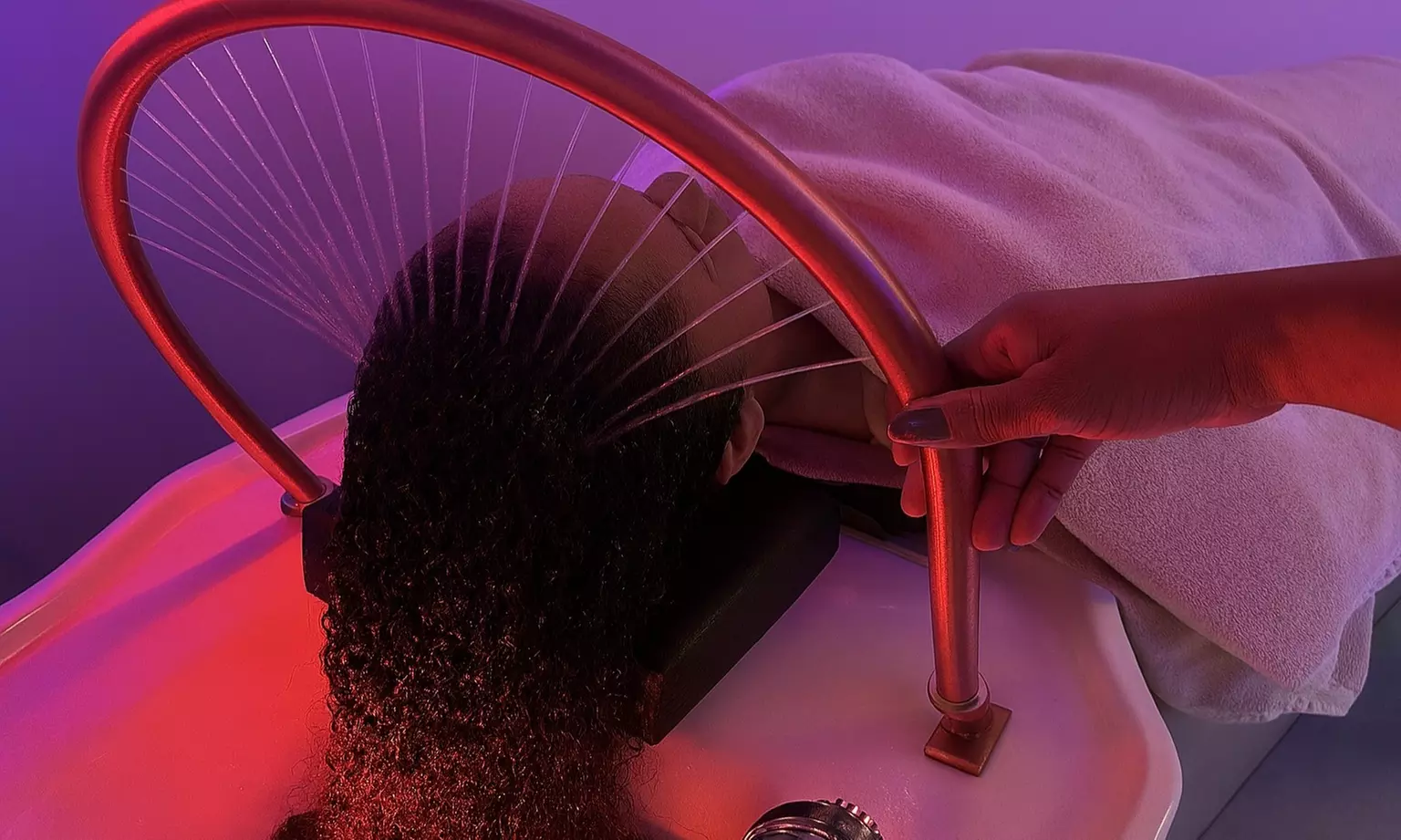 Soin hydratation intense d'1h avec Hairstyle Afro (33% de remise) - Second Medium