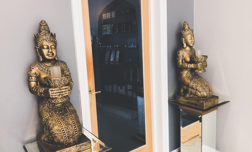 Image 6: 30 or 60-Min Aromatherapy Massage, 40-Min Hot Stones & Massage & More