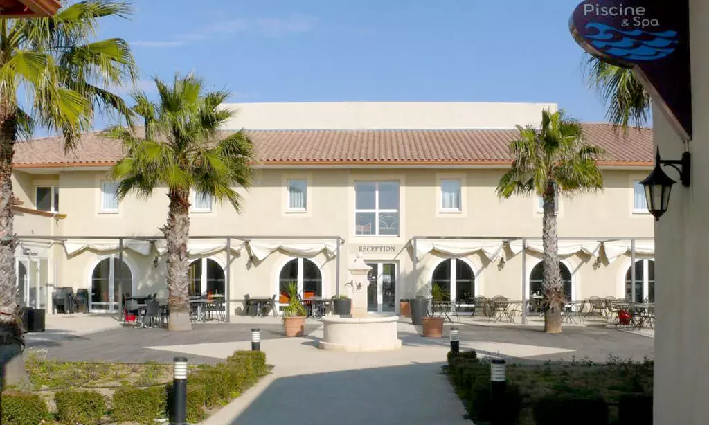 Aigues-Vives (Gard) : chambre double avec PDJ, menu en option