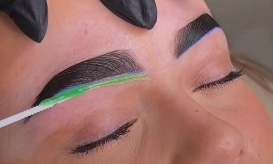 Image 4: Zahnschmuck mit Swarovski®-Kristallen, Lashlifting oder Browlifting