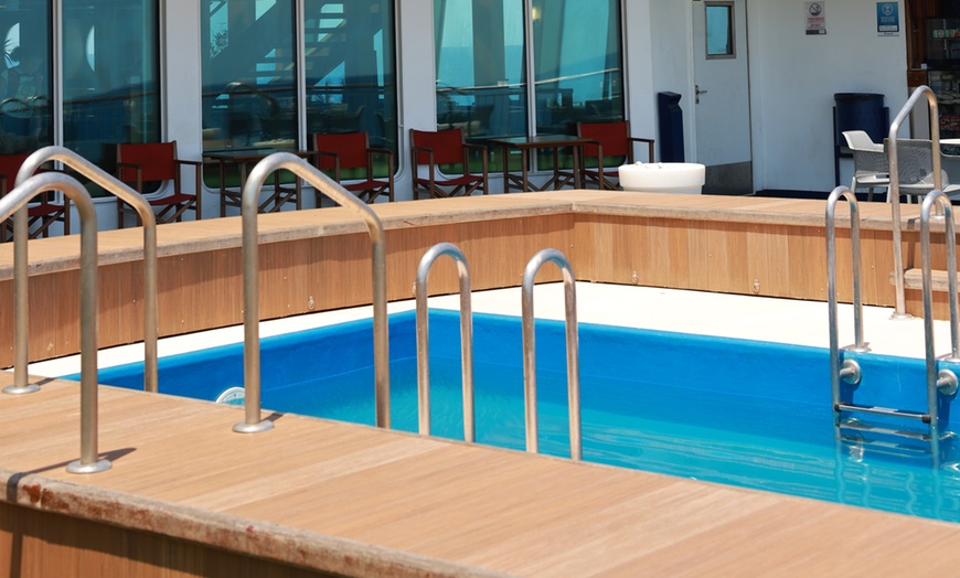 Image 3: 50 % de descuento en viaje de ida y vuelta en barco con Trasmed