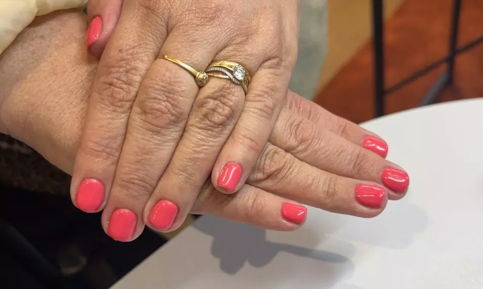 Choisissez entre vernis et capsules