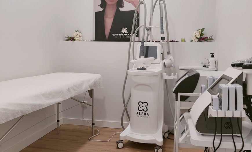 Image 3: 3 o 6 sesiones de cavitación, presoterapia, lipoláser y masaje para 1 