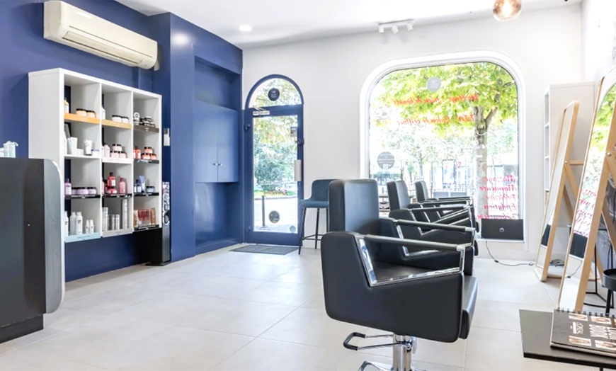 Image 6: Shampoing, coupe et brushing avec couleur et balayage en option