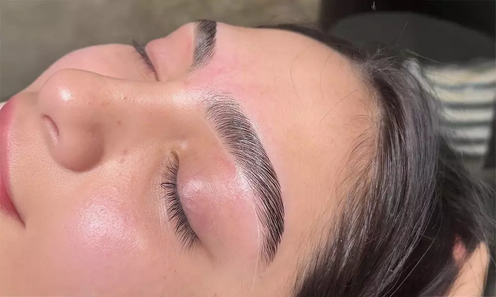 Tratamientos de cuidado de pestañas y cejas a elegir para 1 persona