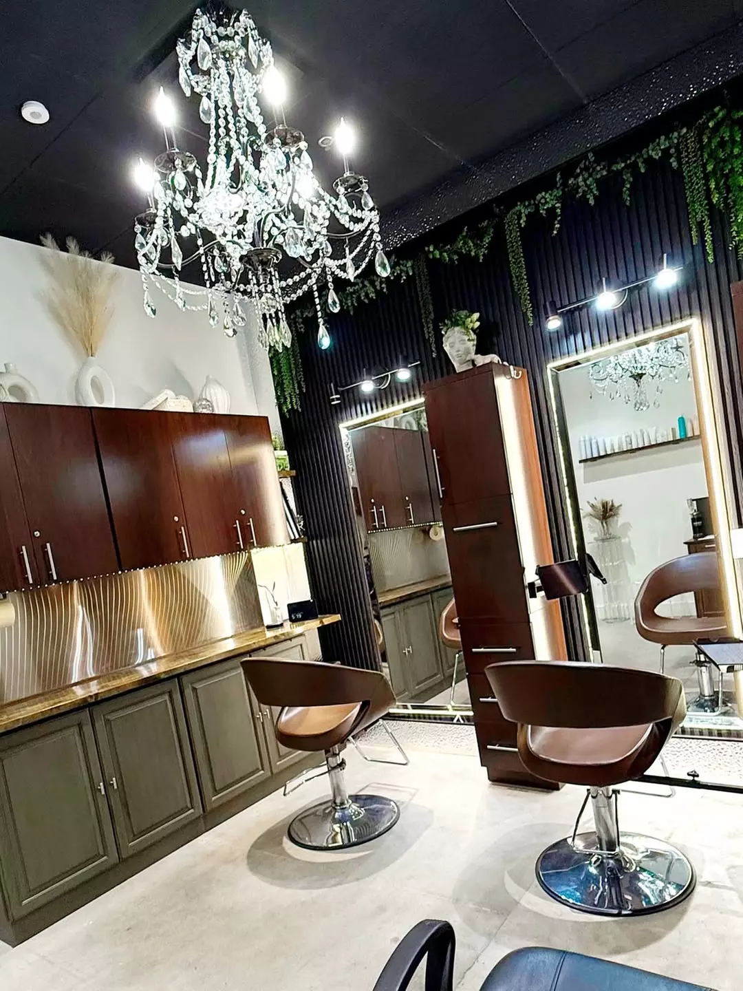 Get a Stylish Haircut, Blowdry, Conditioning with Up Style