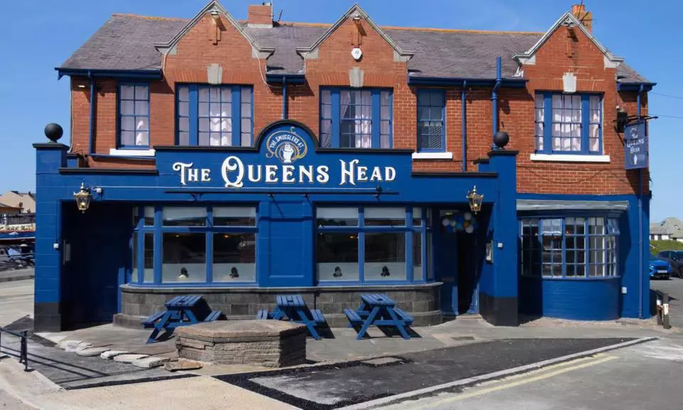 The Queen’s Head, Cullercoats - A Cosy Coastal Pub Experience