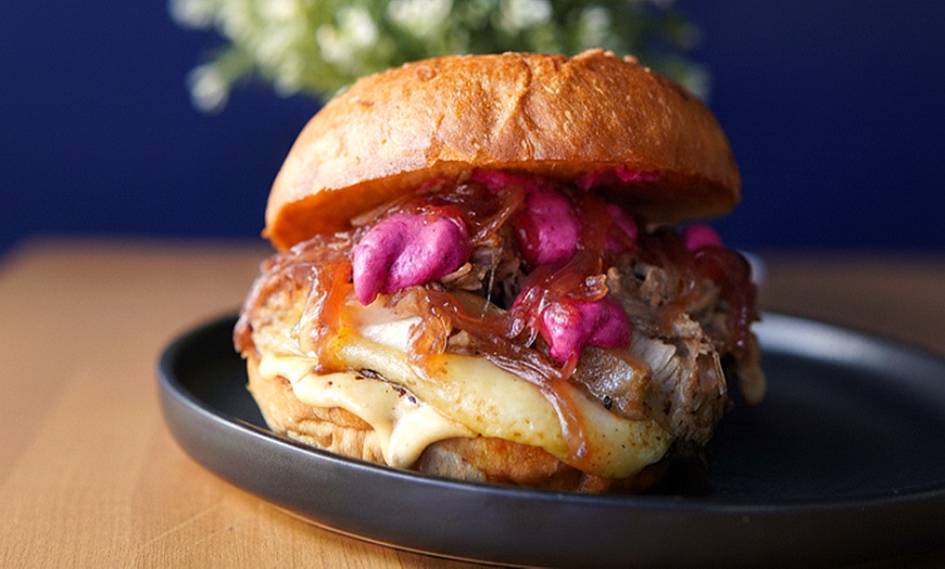 Image 5: Menú de smash burger con entrante, patatas y bebidas para 2 o 4