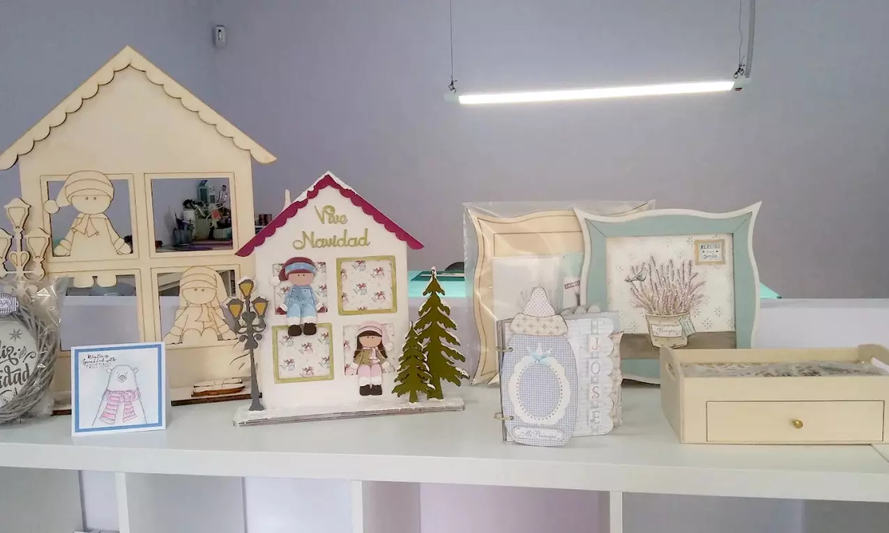 Taller de 3 horas de Cricut, scrapbooking,Tote bag, bordado, todos los materiales incluidos hasta un 43% menos - Primary Image