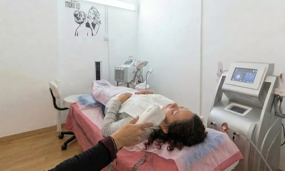 Tratamiento Facial con Limpieza, HIFU, Radio, Hollywood Peel u otros