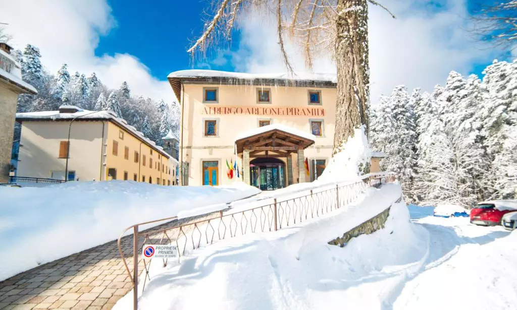 Pistoia 4*: camera doppia con colazione, cena e Spa