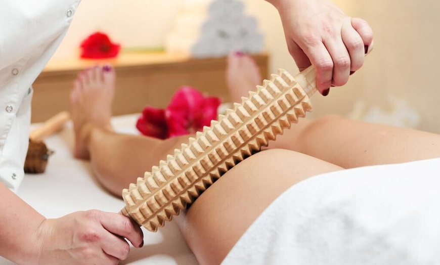 Image 1: 2, 4 o 6 sesiones de maderoterapia de 30 minutos para 1 persona