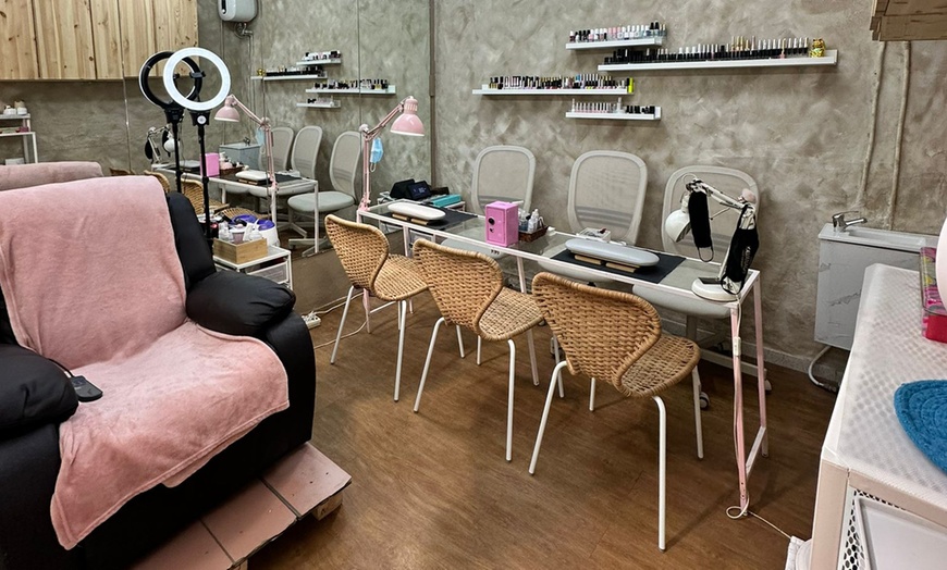 Image 6: Cejas impecables con laminado, depilación con hilo y tinte con henna