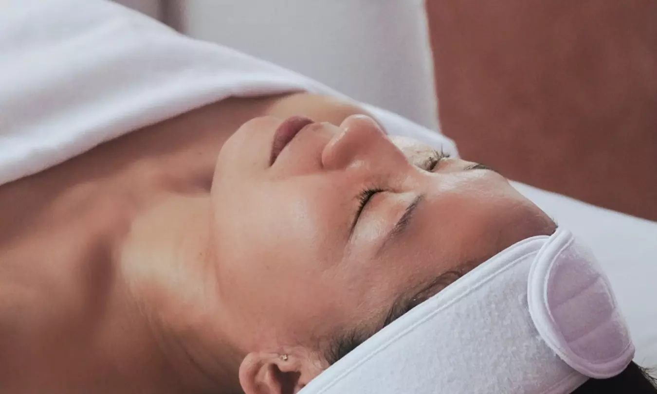 Achieve Radiant Skin with Chemical Peel, Microdermabrasion, or Customized Facial at The Skin Institute Internationalé - Primary Image