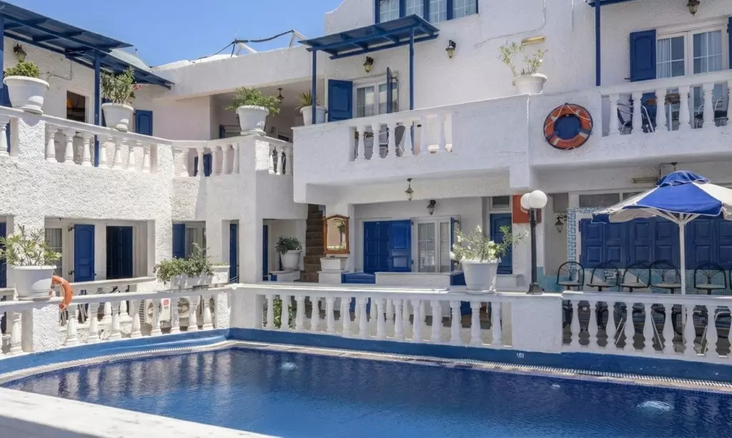 ✈ Santorini, Estate 2026: Volo diretto più 7 notti in hotel