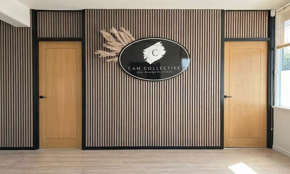 Transform Your Eyes: Full Set of Hybrid or Classic Eyelash Extensions