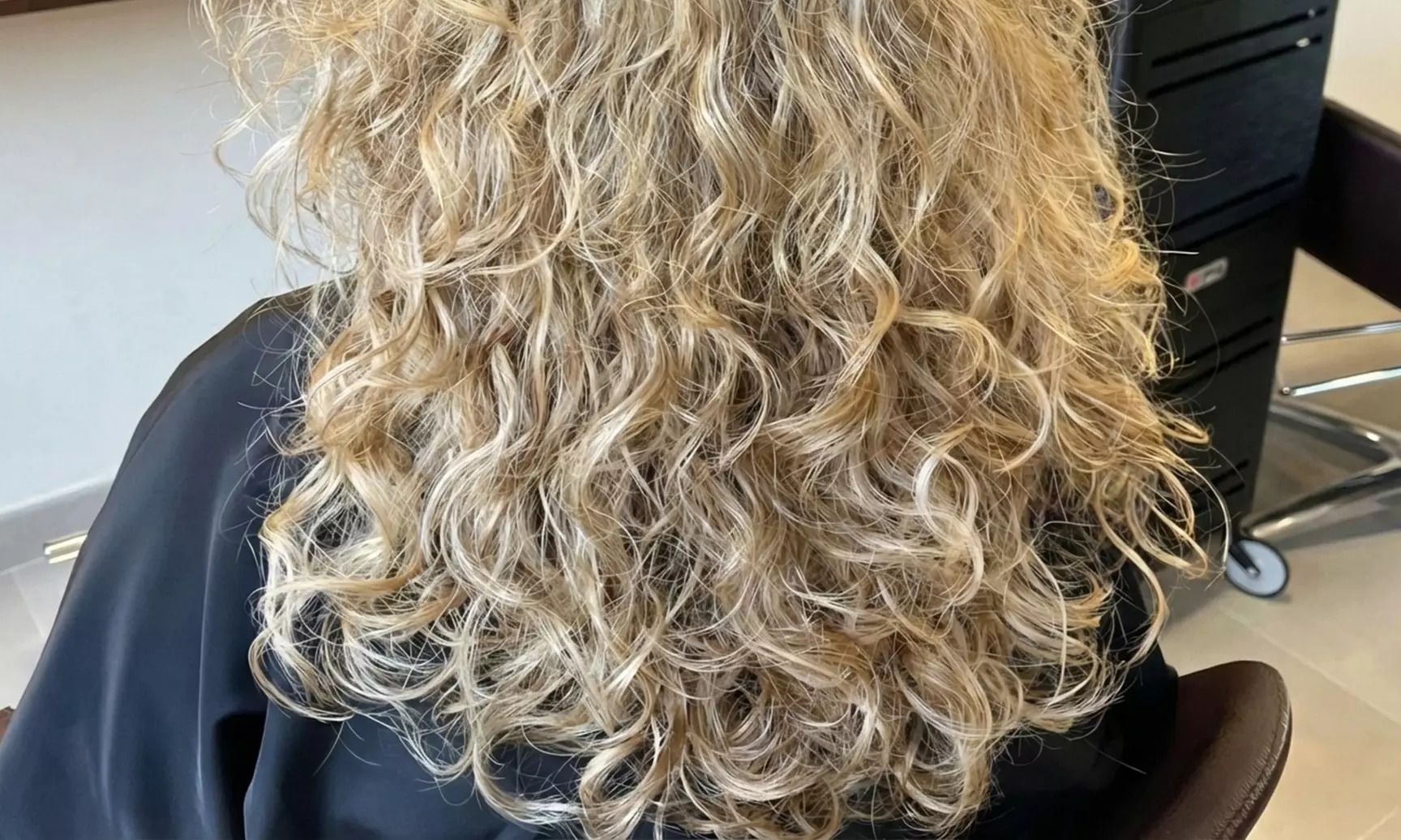 Head spa japonés o corte, masaje, hidratación, corte moderno y peinado