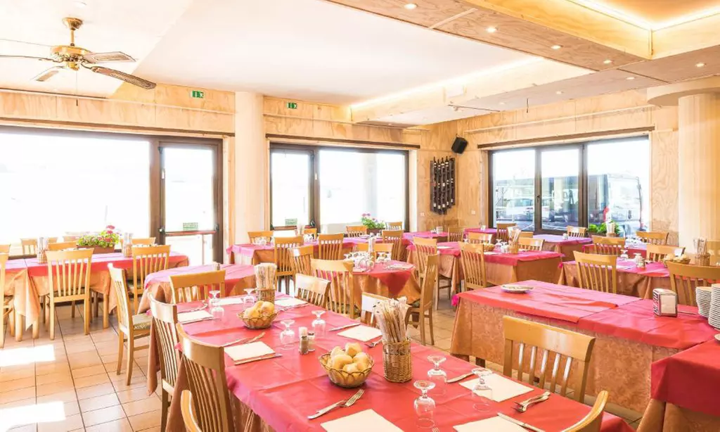 Asiago: camera doppia o matrimoniale con colazione o mezza pensione