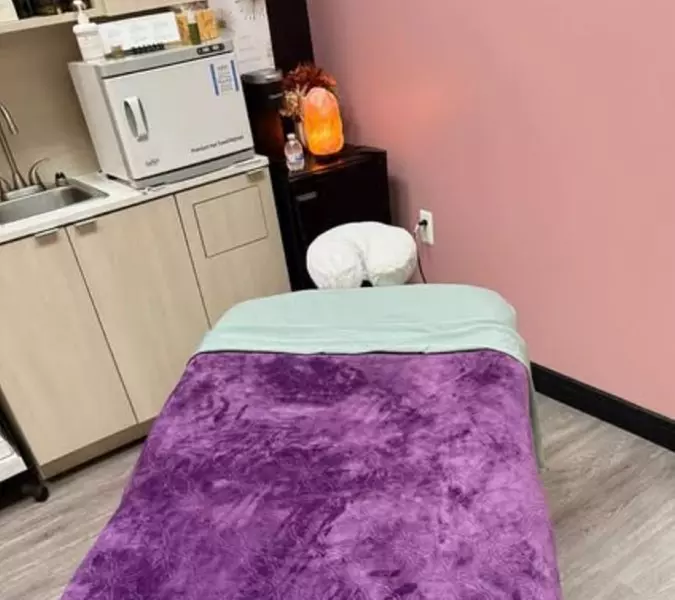 1 or 2 60-Min Swedish or Deep Tissue Massages or 1 90-Min Massage