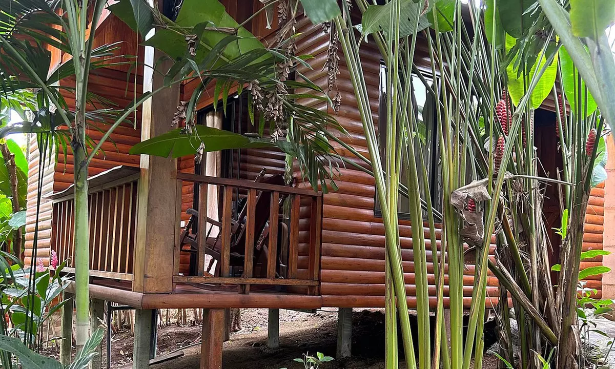 ✈ 6-Nt Costa Rica Volcano and Beach Trip w/Air, Car from Travel by Jen