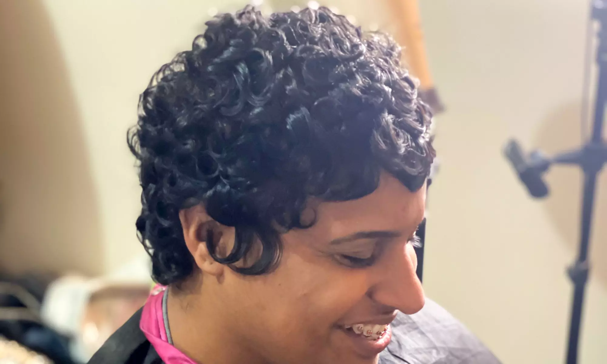 Private Beauty Lounge: Woman's Basic Blunt & Layered Cut / Start to Finish Blunt & Layered Cut (Up to 50% Off) - Second Medium
