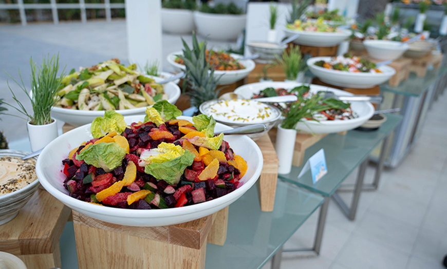 Image 7: Enjoy 4* Christmas Eve Dinner or Day Brunch Buffet with Beverages