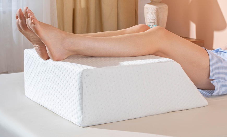 Image 3: Cuscino per gambe in memory foam