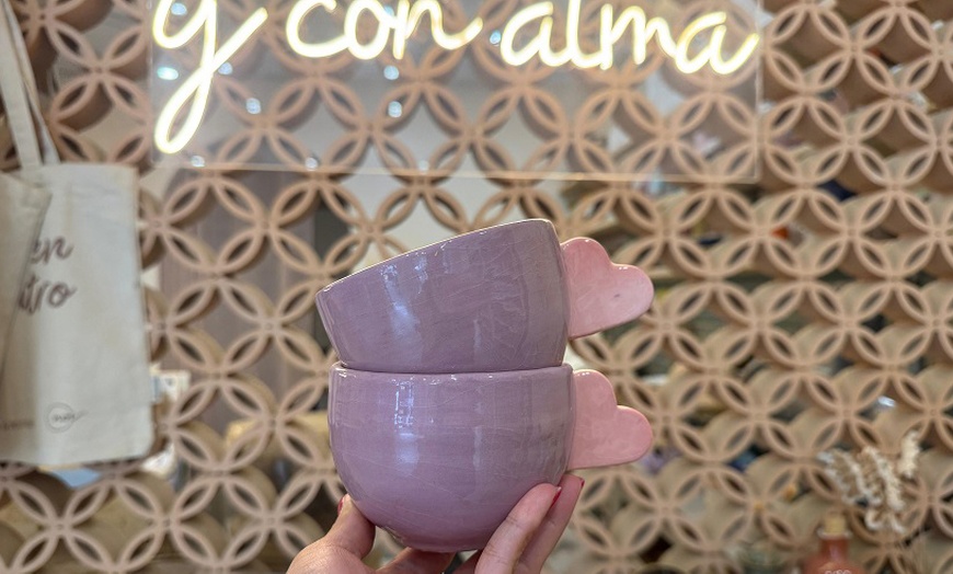 Image 9: Taller de cerámica con vermut y patatas bravas o iniciación creativa