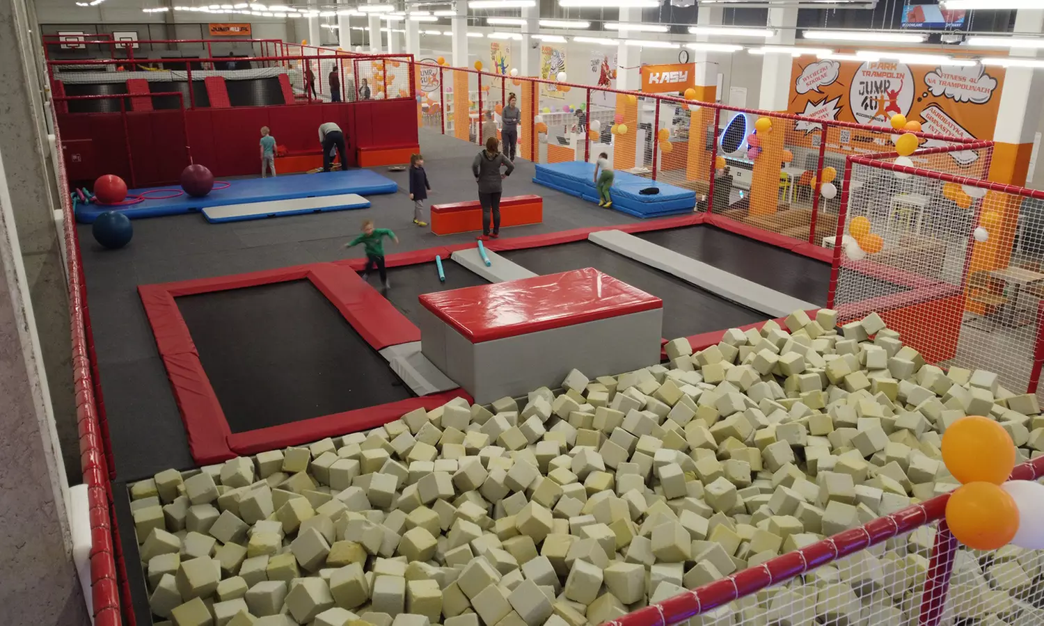 Godzinne wejście do parku trampolin dla 1 lub 2 osób