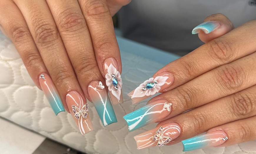Image 4: Uñas con gel o acrílico talla S-M y opción a diseño para 1 persona