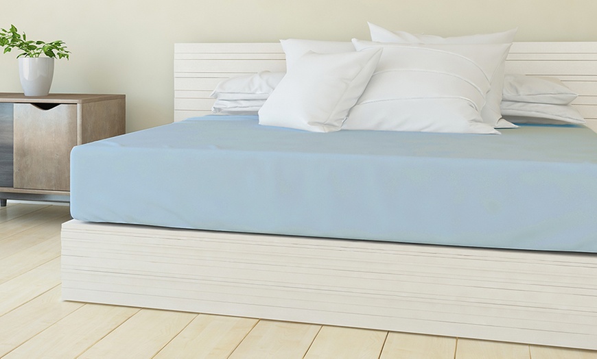 Image 4: Lenzuolo sotto con angoli in microfibra Made in Italy