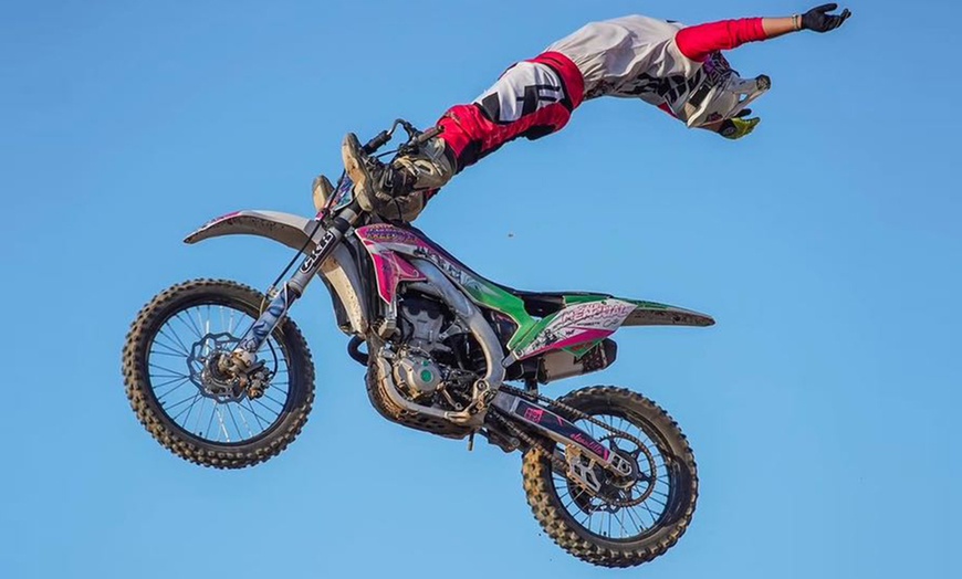 Image 19: Circus Vegas - American Circus