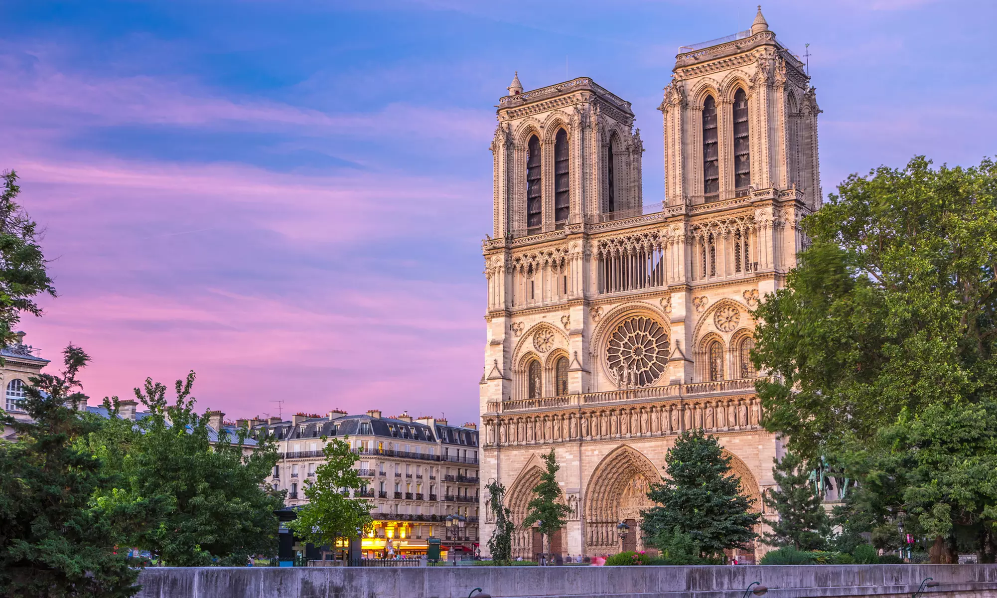 ✈ 8-Day Paris, Zurich and Milan Vacation w/Hotel & Air