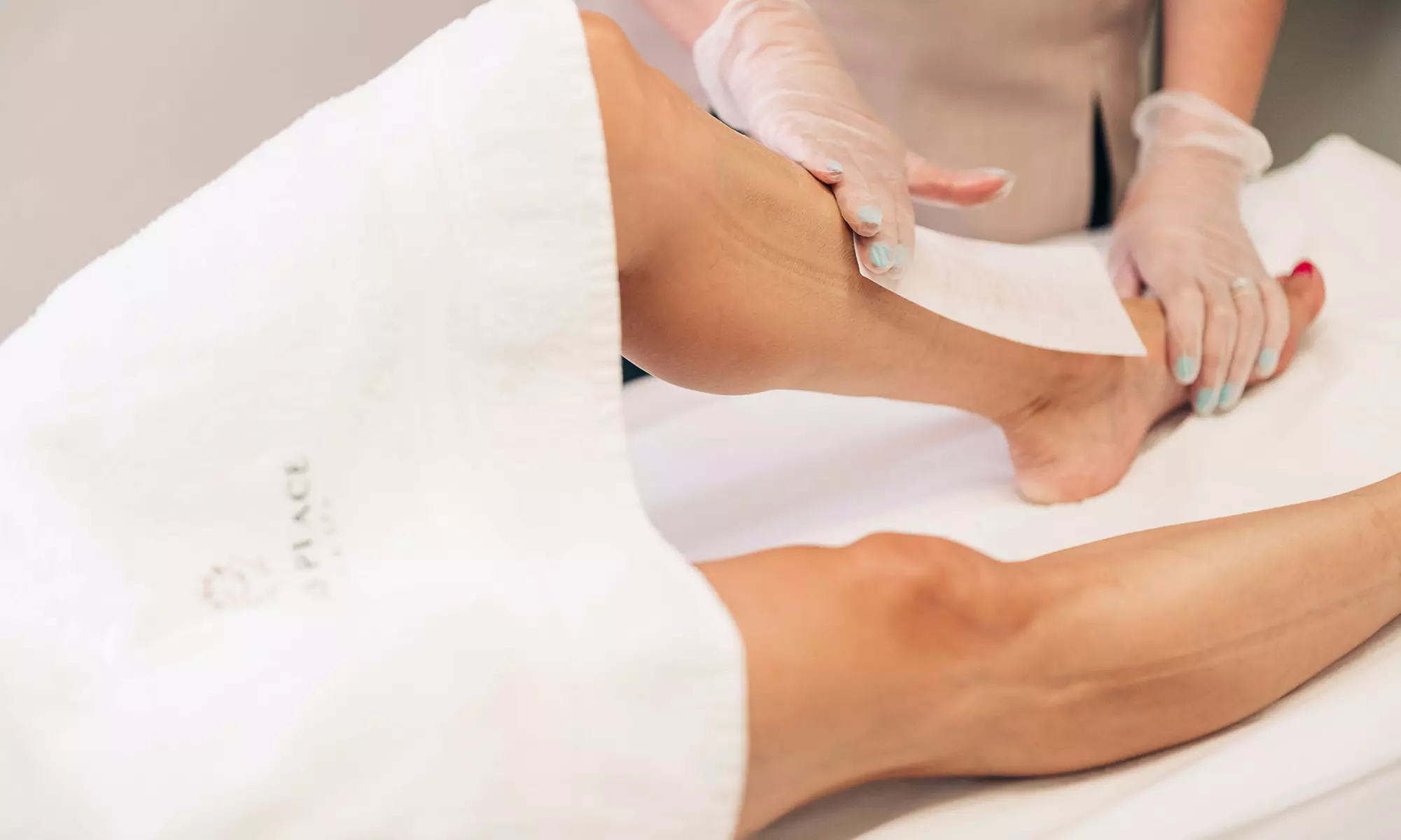 Choice of Brazilian or Hollywood Wax and A Lower Leg Wax