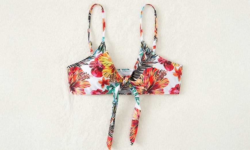 Image 5: Hoch-taillierter Bikini mit passendem Kimono