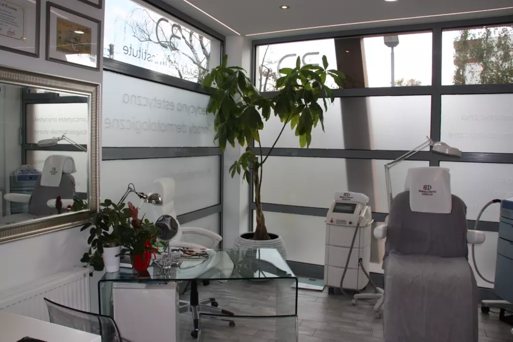 Modelowanie sylwetki bez wysiłku: zabieg EMS na wybrane partie ciała