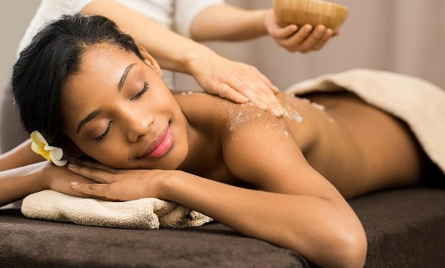 Image 2: 30, 60 or 90 Minute Pamper Package - Choice of 1, 2 or 3 Treatments 