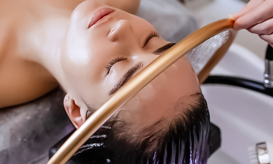 Image 3: Tratamiento head spa con duración a elegir entre 45, 60 o 90 minutos