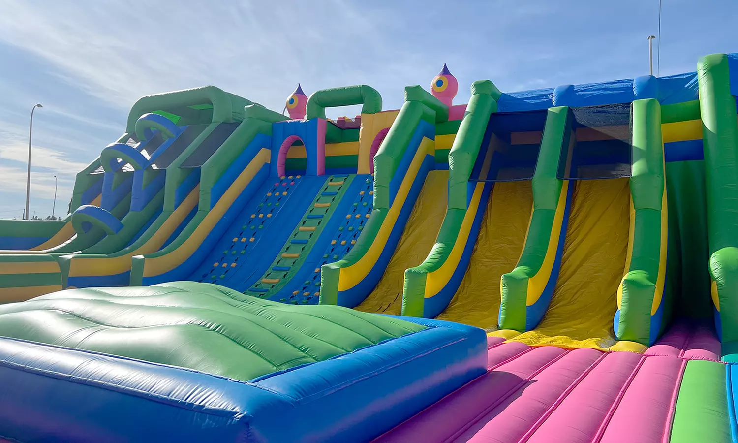 Parque WOW de hinchables: entrada con fecha a elegir para 1 persona