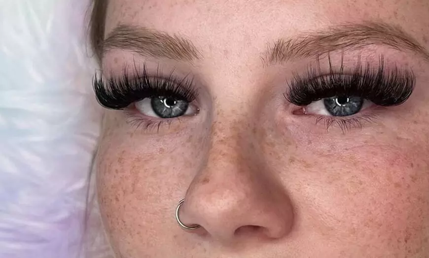 Image 2: Lifting de pestañas con tinte, microblading o micropigmentación