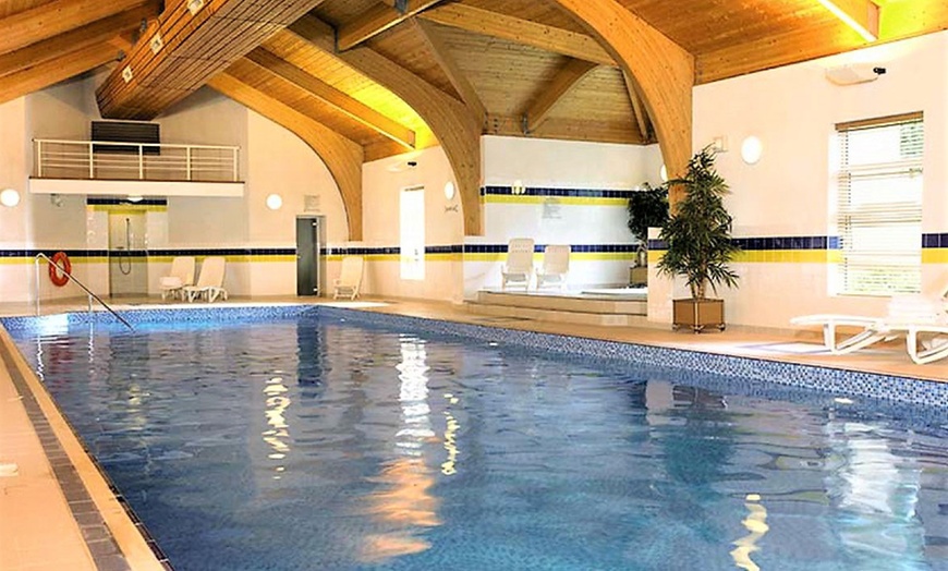 Image 3: Nottinghamshire: 4* Double or Superior Room for Two with Breakfast and Dinner Credit