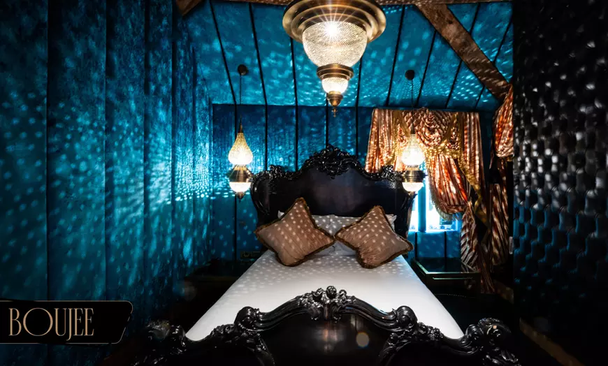 Image 2: Beaconsfield or Stadhampton: 5* Luxurious Hotel Break with Breakfast